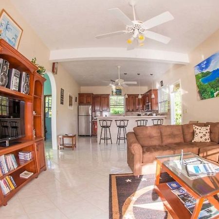 Ocean View Villa Freshwater Pond Exterior foto